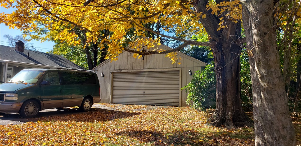 311 Ten Rod Road North Kingstown, RI 02852 - Photo 3 of 10