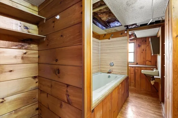 $570,000 | 1094 County Road, Bourne, MA 02534