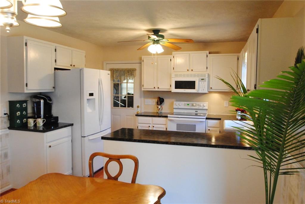 7470 McGee Road Rural Hall, NC 27045 - Photo 7 of 13 Kitchen