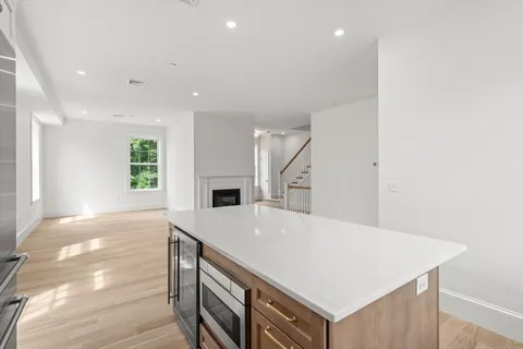 $1,999,000 | 64 Pleasant Street, Unit B, Marblehead, MA 01945