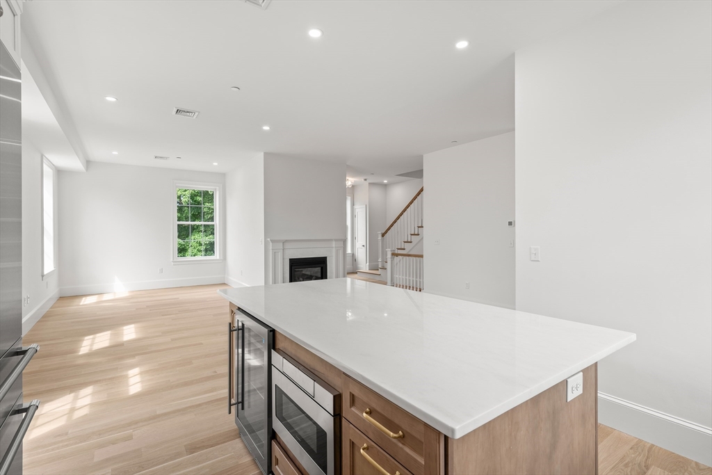 64 Pleasant Street, Unit B Marblehead, MA 01945 - Photo 11 of 37