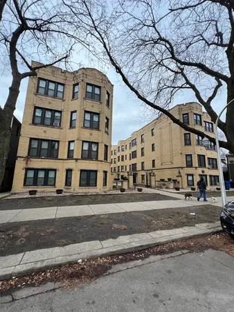 $2,345 | 3819 North Greenview Avenue, Unit 1S, Chicago, IL 60613