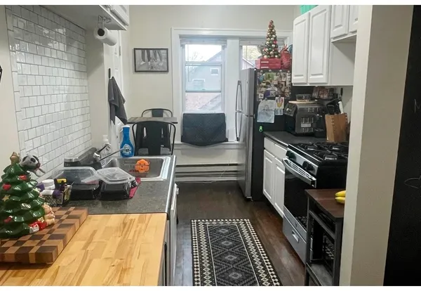 $2,345 | 3819 North Greenview Avenue, Unit 1S, Chicago, IL 60613