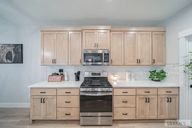 $750,000 | 1596 North 845 Street, Shelley, ID 83274