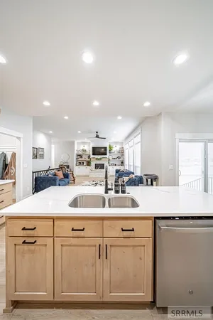 $730,000 | 1596 North 845 Street, Shelley, ID 83274