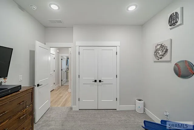 $750,000 | 1596 North 845 Street, Shelley, ID 83274