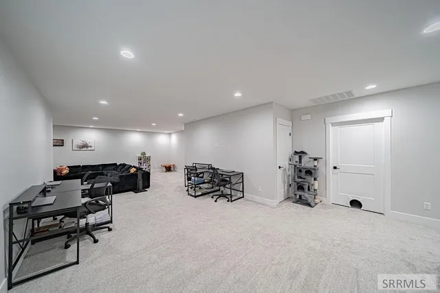 $750,000 | 1596 North 845 Street, Shelley, ID 83274