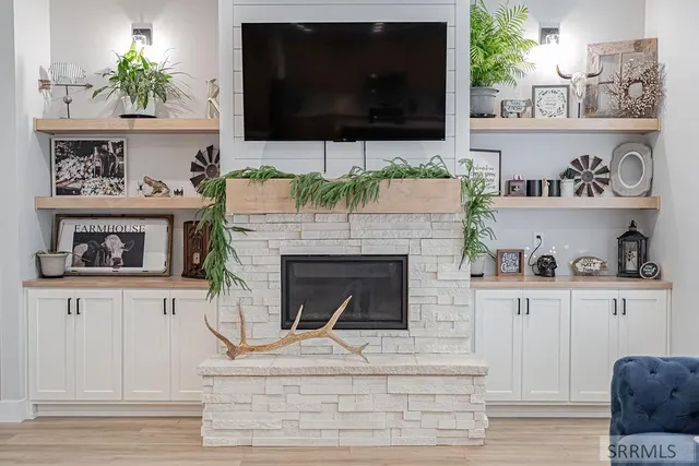 $750,000 | 1596 North 845 Street, Shelley, ID 83274