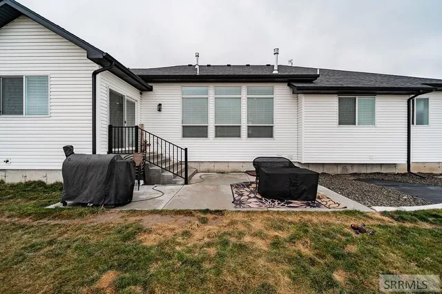 $750,000 | 1596 North 845 Street, Shelley, ID 83274