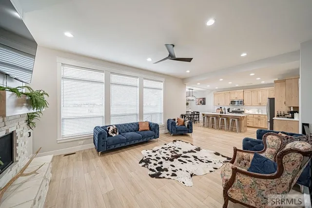 $750,000 | 1596 North 845 Street, Shelley, ID 83274