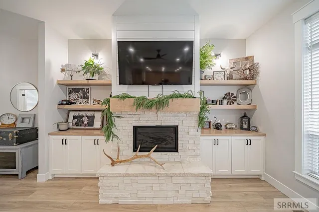 $750,000 | 1596 North 845 Street, Shelley, ID 83274