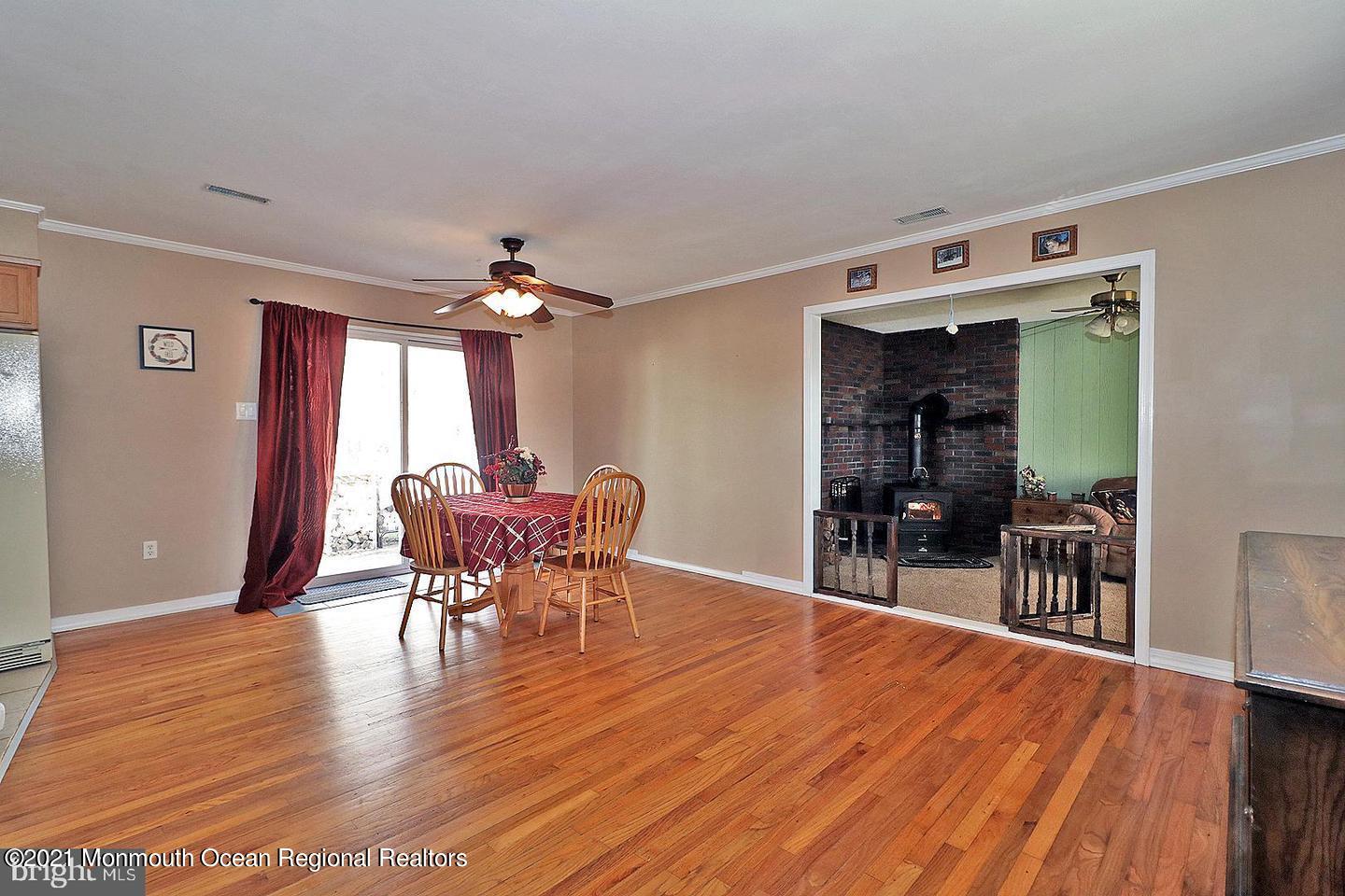 233 Birch Road Tuckerton, NJ 08087 - Photo 4 of 28 4