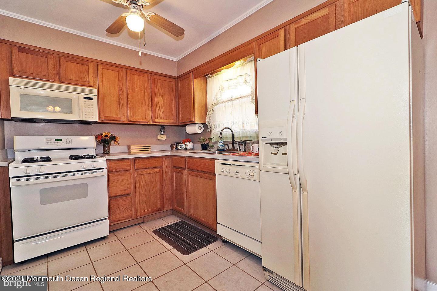 233 Birch Road Tuckerton, NJ 08087 - Photo 9 of 28 9
