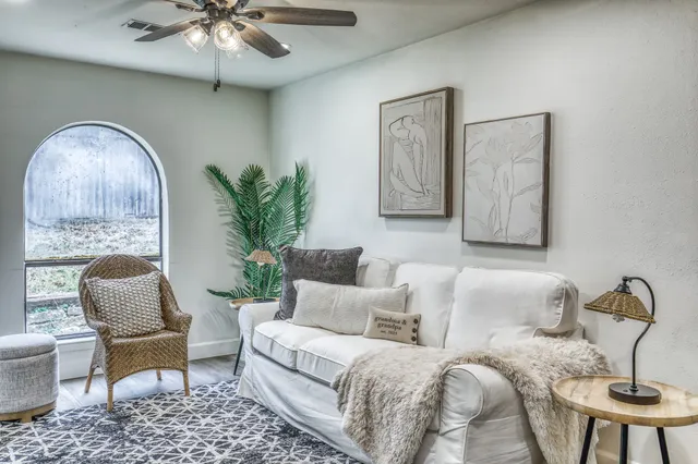 $285,000 | 1807 Lakeview Drive, Brenham, TX 77833