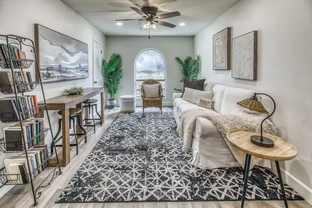 $285,000 | 1807 Lakeview Drive, Brenham, TX 77833