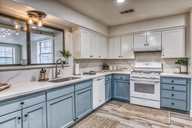 $285,000 | 1807 Lakeview Drive, Brenham, TX 77833