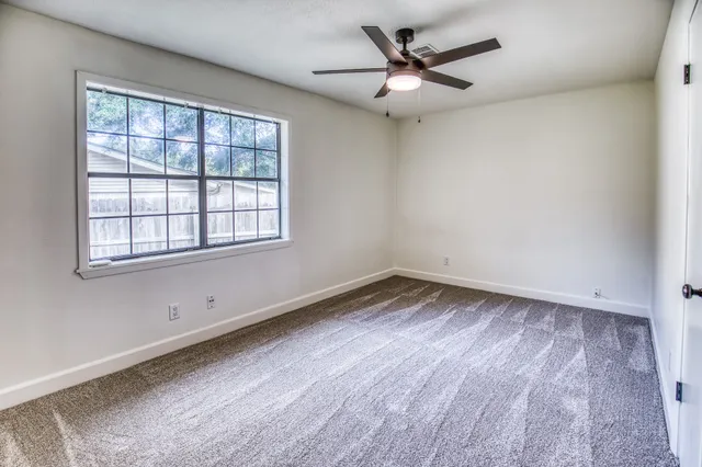 $285,000 | 1807 Lakeview Drive, Brenham, TX 77833