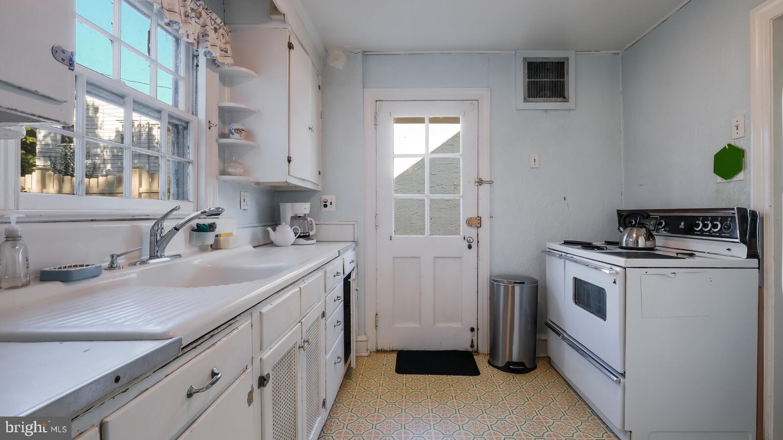 550 Midvale Road Upper Darby, PA 19082 - Photo 17 of 34