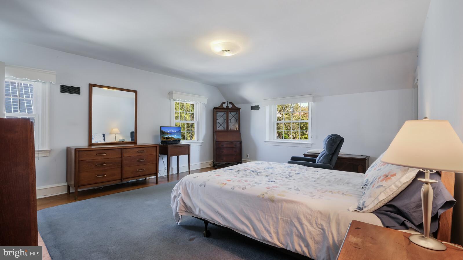 550 Midvale Road Upper Darby, PA 19082 - Photo 19 of 34