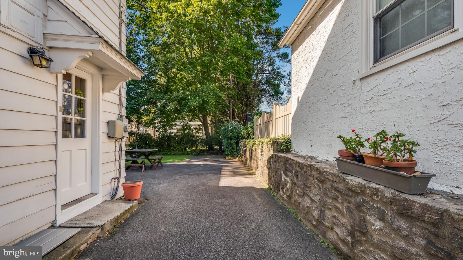 550 Midvale Road Upper Darby, PA 19082 - Photo 7 of 34
