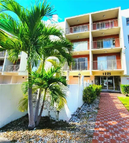 $1,550 | 1225 Northeast 124th Street, Unit 34B, North Miami, FL 33161