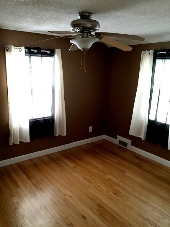114 Abbott Street Springfield, MA 01118 - Photo 17 of 21 Gallery Image 17