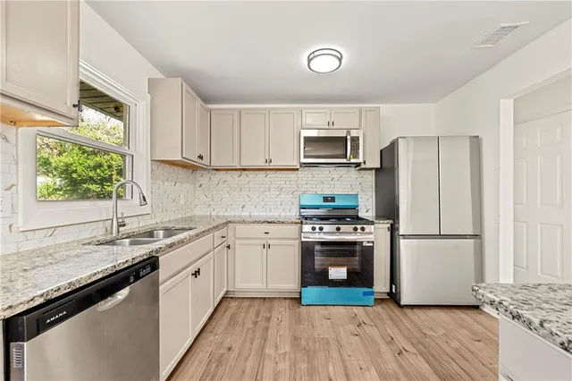 $2,400 | 3981 Rutgers Drive Southwest, Atlanta, GA 30331