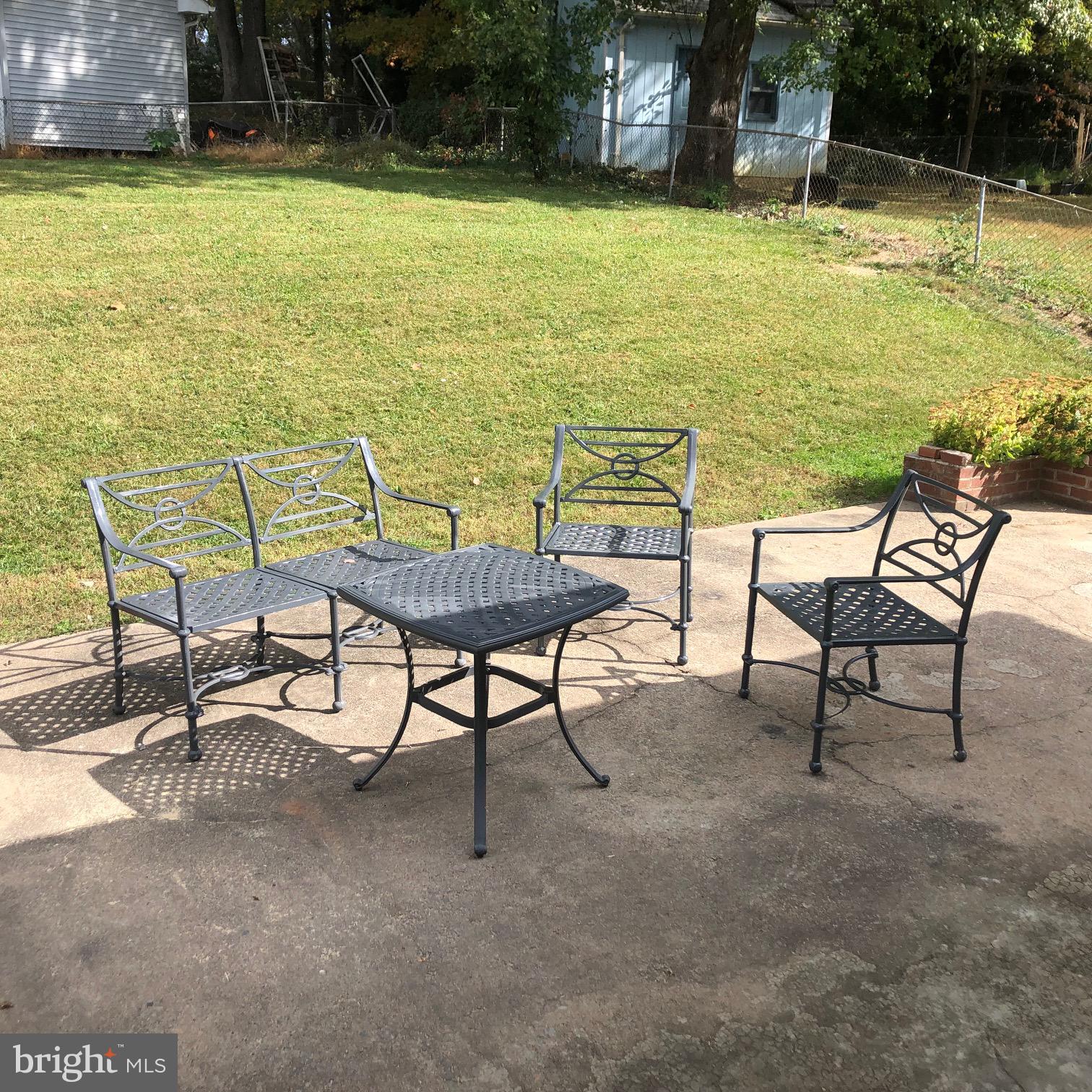 13127 Haddock Road Woodbridge, VA 22193 - Photo 5 of 24 Private Patio off kitchen