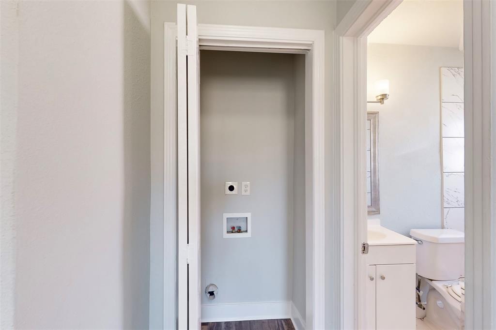 2667 Custer Drive Dallas, TX 75216 - Photo 25 of 33 a view of bathroom with a toilet