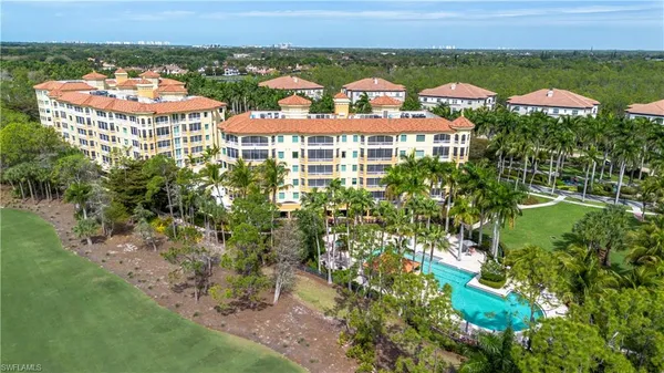 $975,000 | 2748 Tiburon Boulevard East, Unit C404, Naples, FL 34109