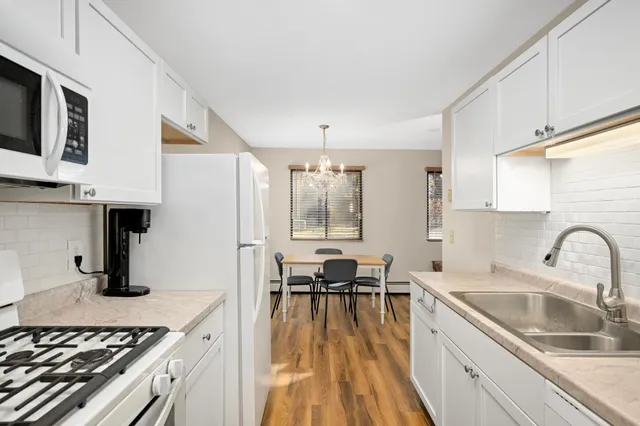 $105,000 | 4101 Parklawn Avenue, Unit 121, Edina, MN 55435