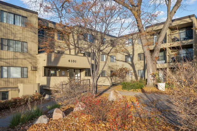 $105,000 | 4101 Parklawn Avenue, Unit 121, Edina, MN 55435