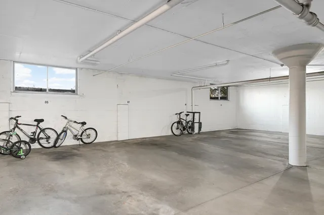 $105,000 | 4101 Parklawn Avenue, Unit 121, Edina, MN 55435