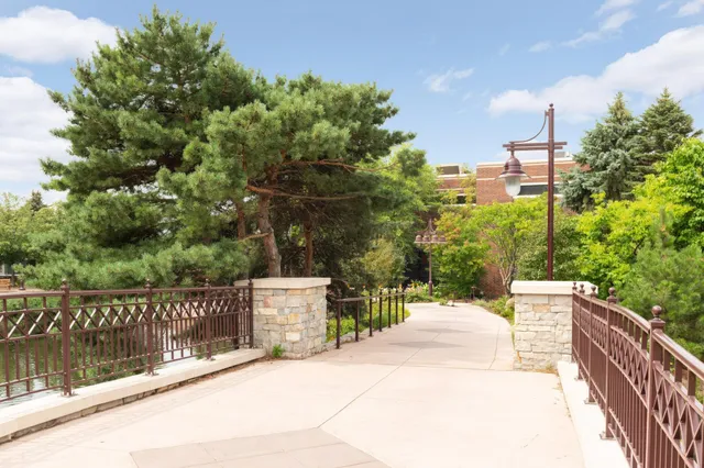 $105,000 | 4101 Parklawn Avenue, Unit 121, Edina, MN 55435