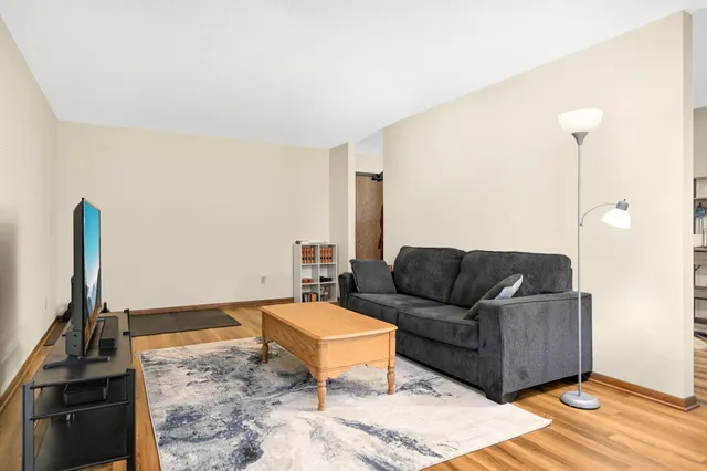 $105,000 | 4101 Parklawn Avenue, Unit 121, Edina, MN 55435