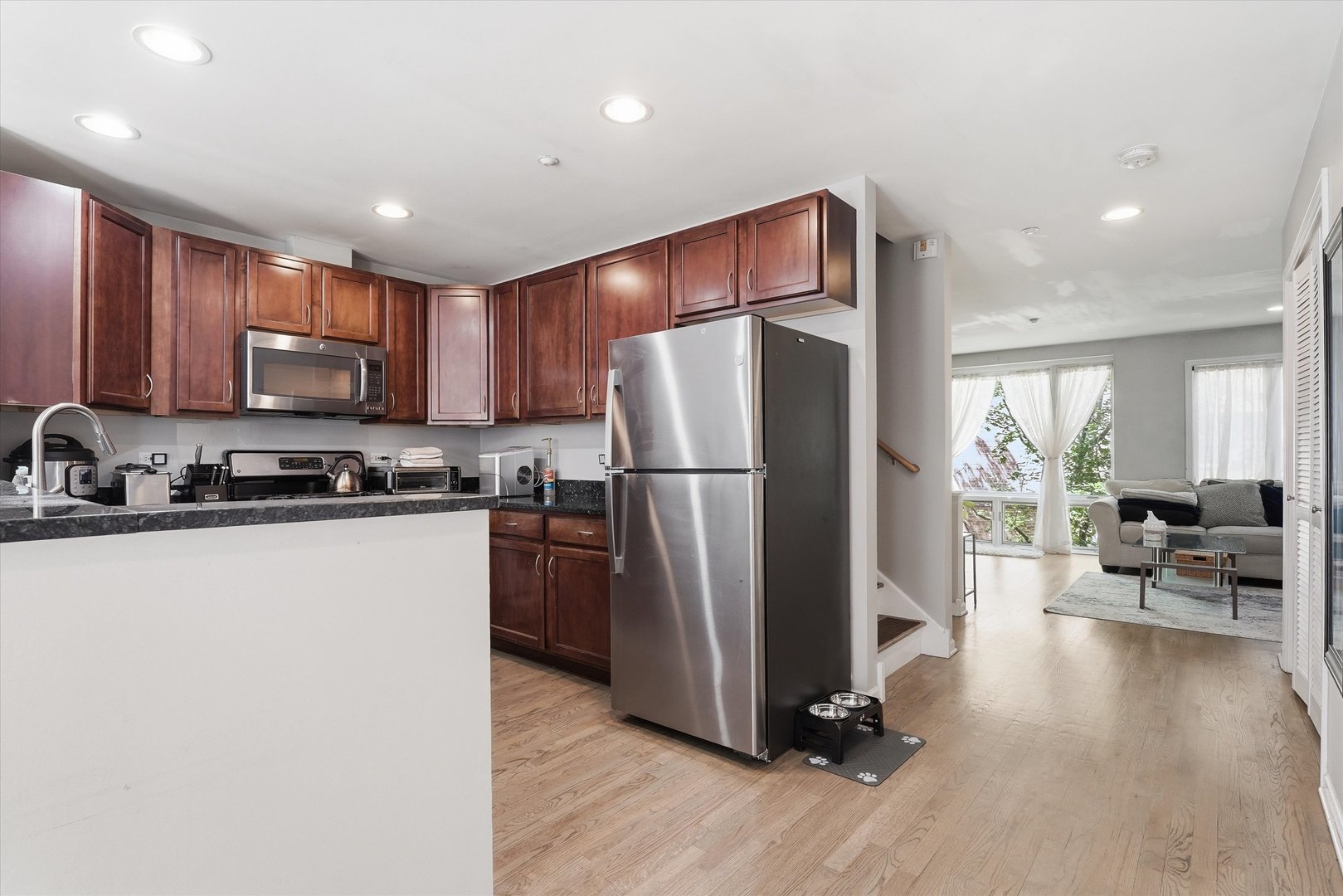 8625 Niles Center Road Skokie, IL 60077 - Photo 6 of 28