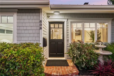 $3,300,000 | 608 Jasmine Avenue, Corona del Mar, CA 92625