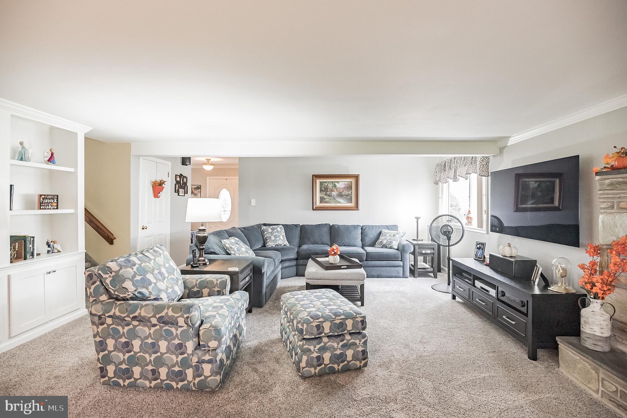 13038 Sewell Road Philadelphia, PA 19116 - Photo 5 of 30