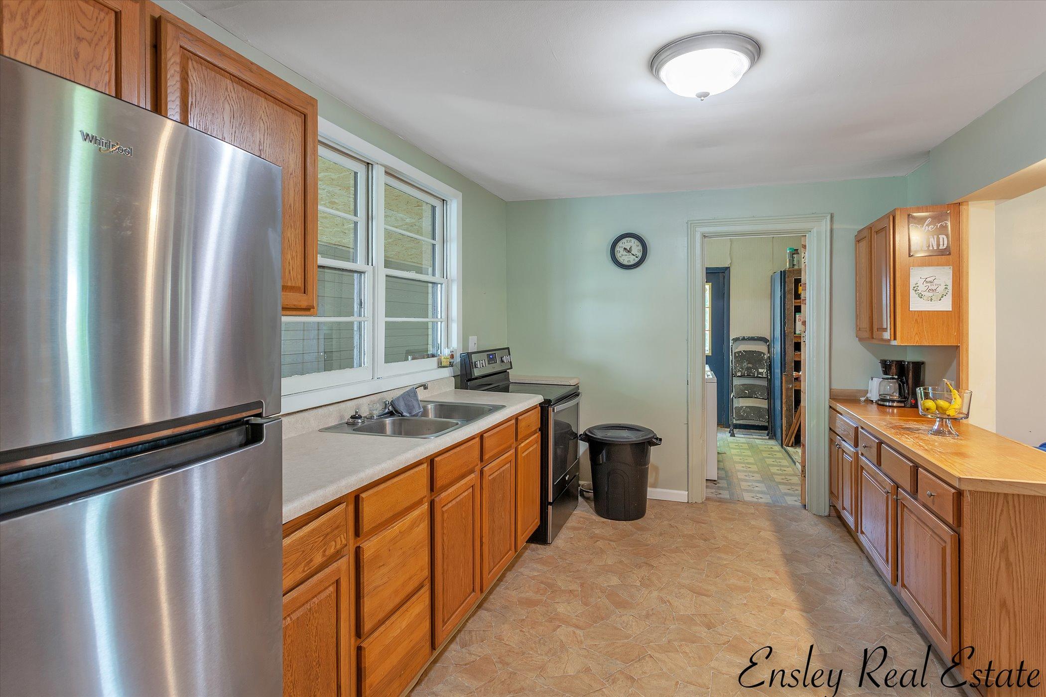 8450 Satterlee Road Lakeview, MI 48850 - Photo 13 of 28 14-8450 Satterlee Rd-Windowstill Real Es