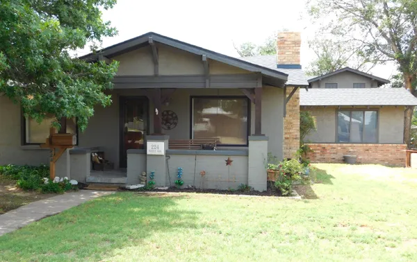 $184,000 | 224 West 6th Street, Muleshoe, TX 79347