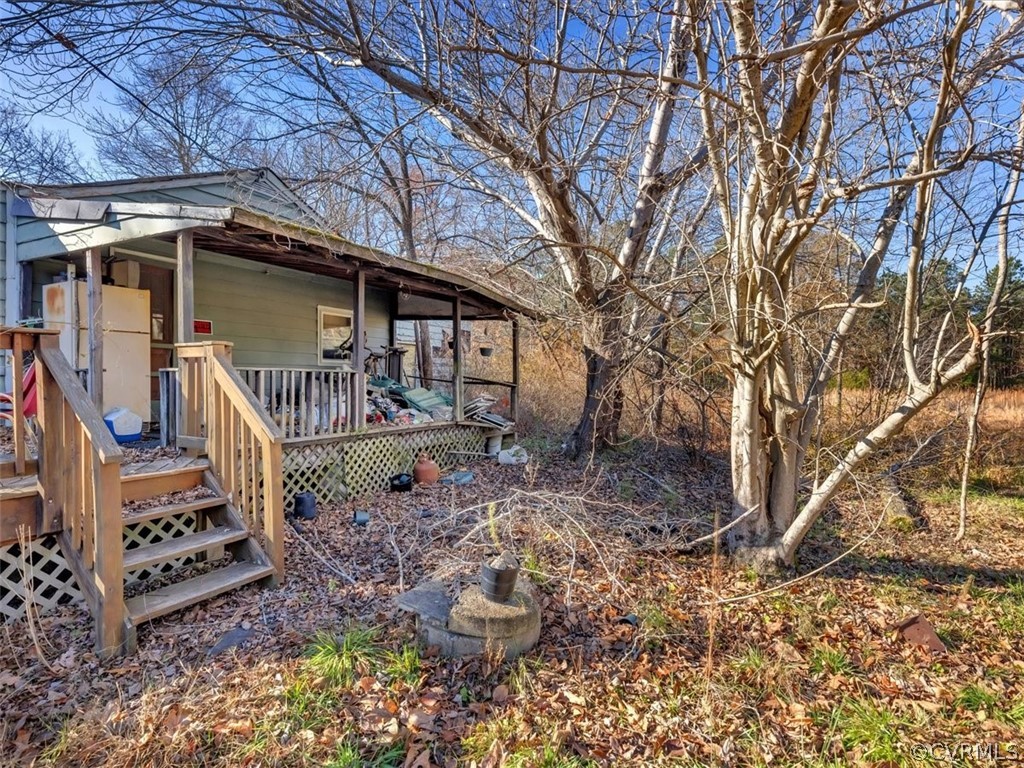 9601 Cattail Road Chesterfield, VA 23838 - Photo 6 of 16 a front view of a house with garden