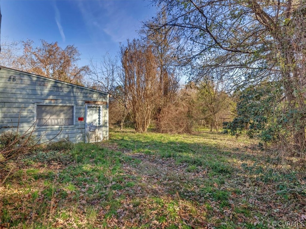9601 Cattail Road Chesterfield, VA 23838 - Photo 9 of 16 a view of a yard with trees