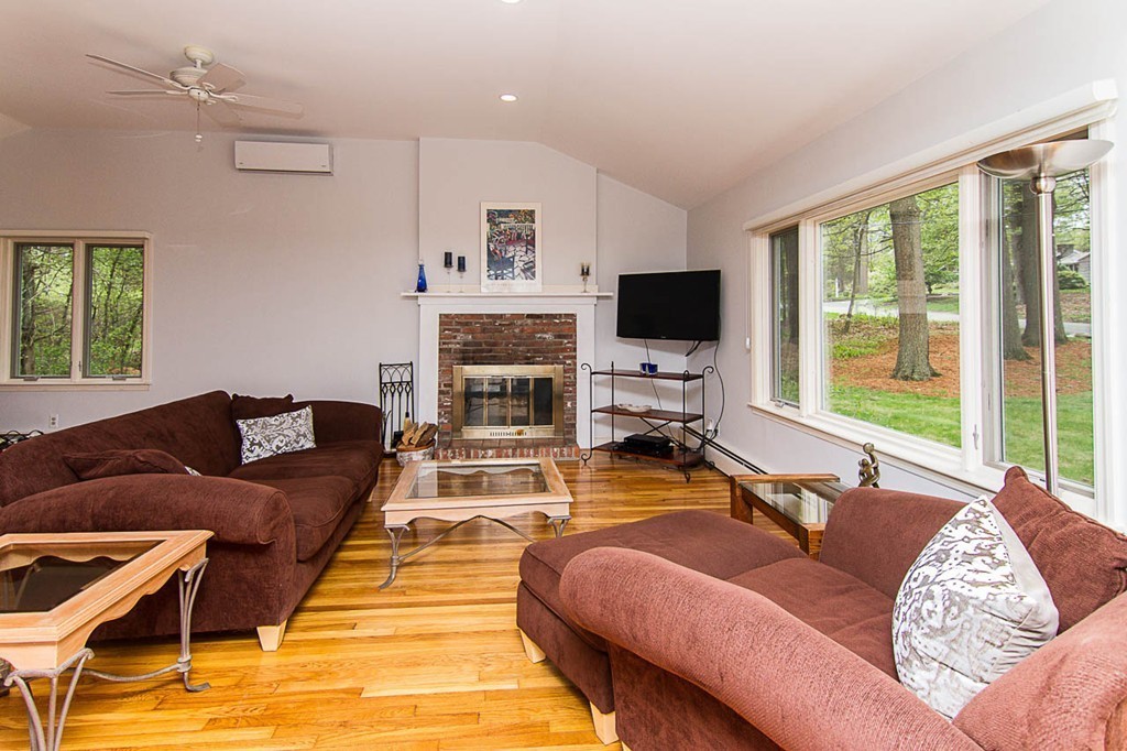 23 Course Brook Road Sherborn, MA 01770 - Photo 5 of 23 Gallery Image 5