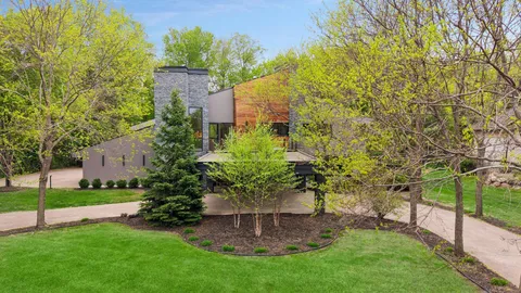 $2,650,000 | 45 Clay Cliffe Drive, Tonka Bay, MN 55331