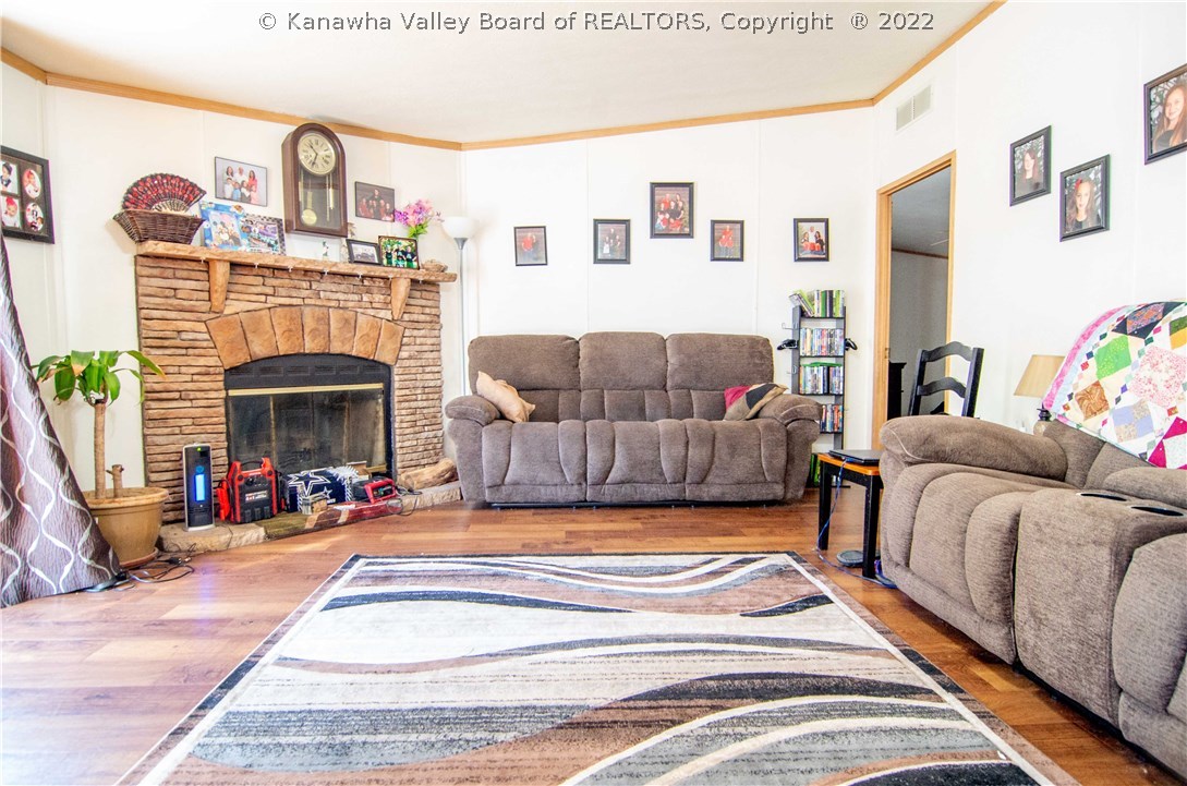 1053 Hedrick Road Scott Depot, WV 25560 - Photo 3 of 26 Gallery Image 3
