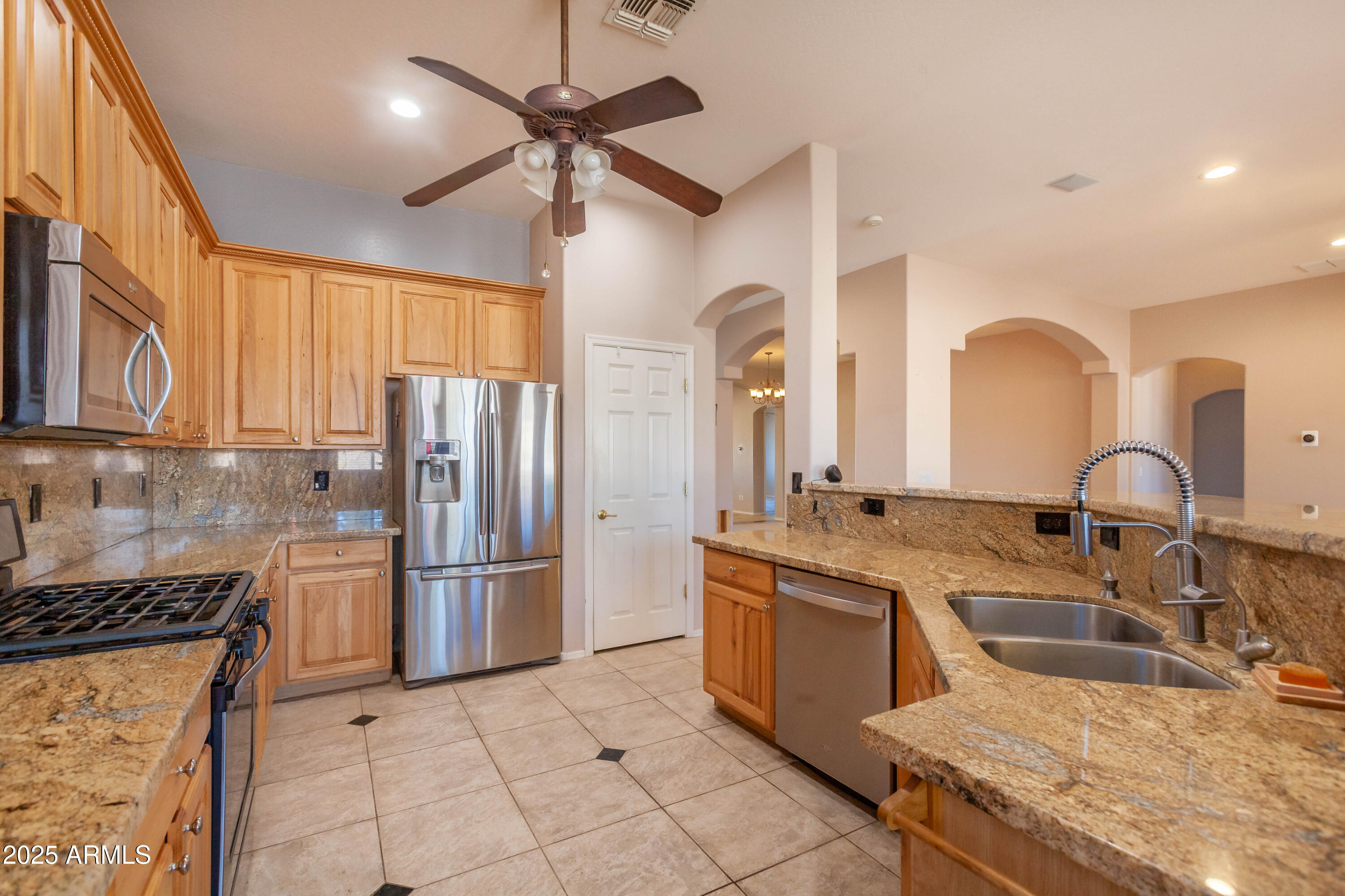 43102 West Venture Road Maricopa, AZ 85138 - Photo 12 of 47 Kitchen 2