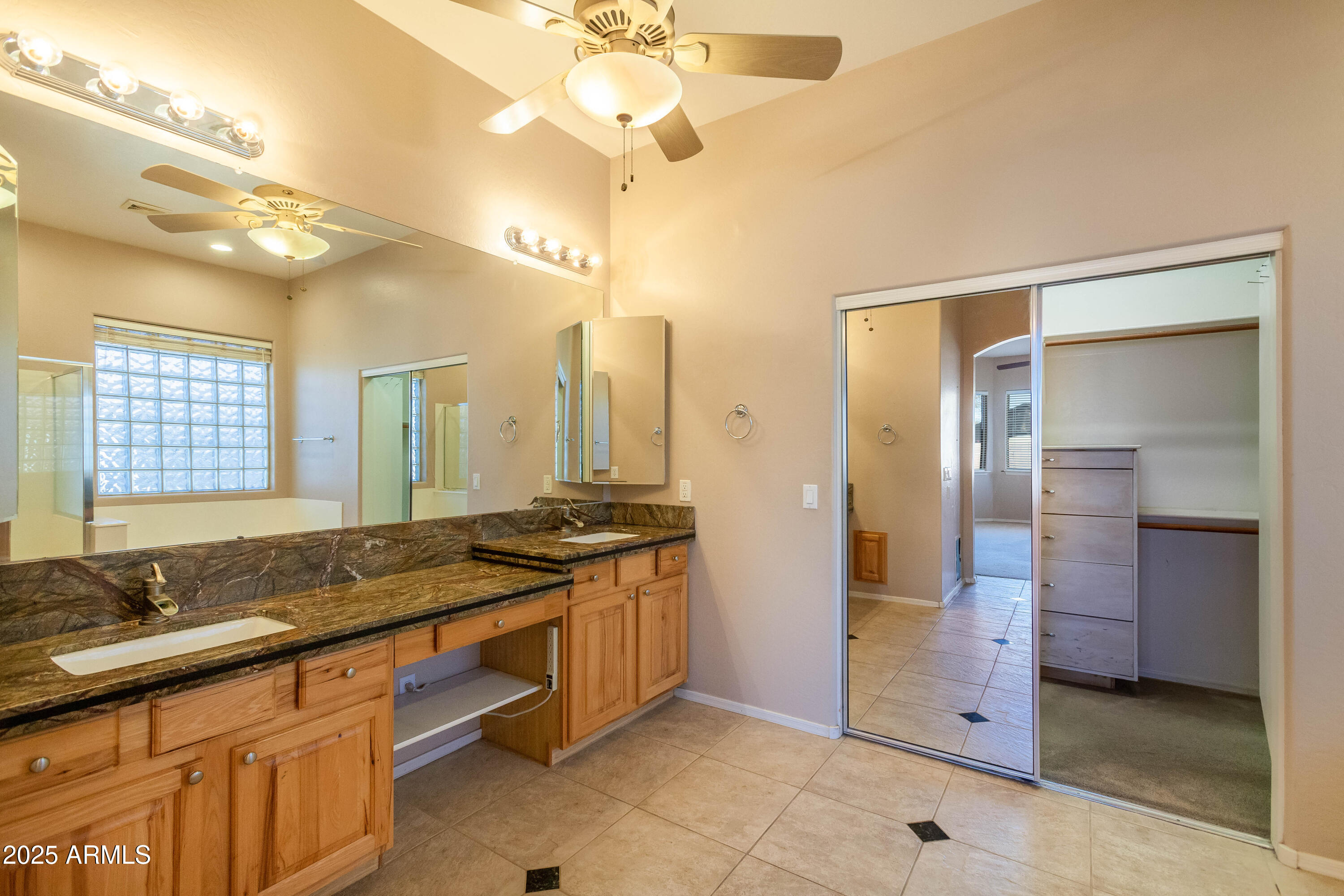 43102 West Venture Road Maricopa, AZ 85138 - Photo 16 of 47 Primary bath angle from right