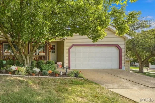 $274,900 | 550 Spring Glen Drive, Ballwin, MO 63021