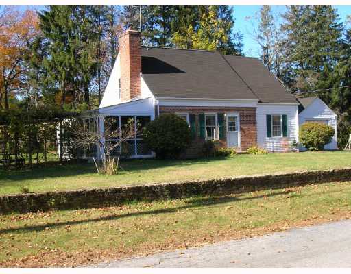 75 Meadowbrook Road East Greenwich, RI 02818 - Photo 1 of 12 Exterior Front.