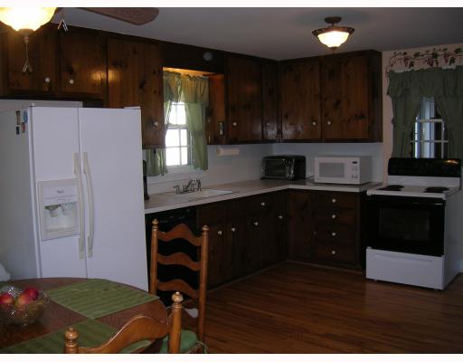 75 Meadowbrook Road East Greenwich, RI 02818 - Photo 3 of 12 Kitchen.